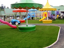 Газон – лучшее покрытие для детских площадок?